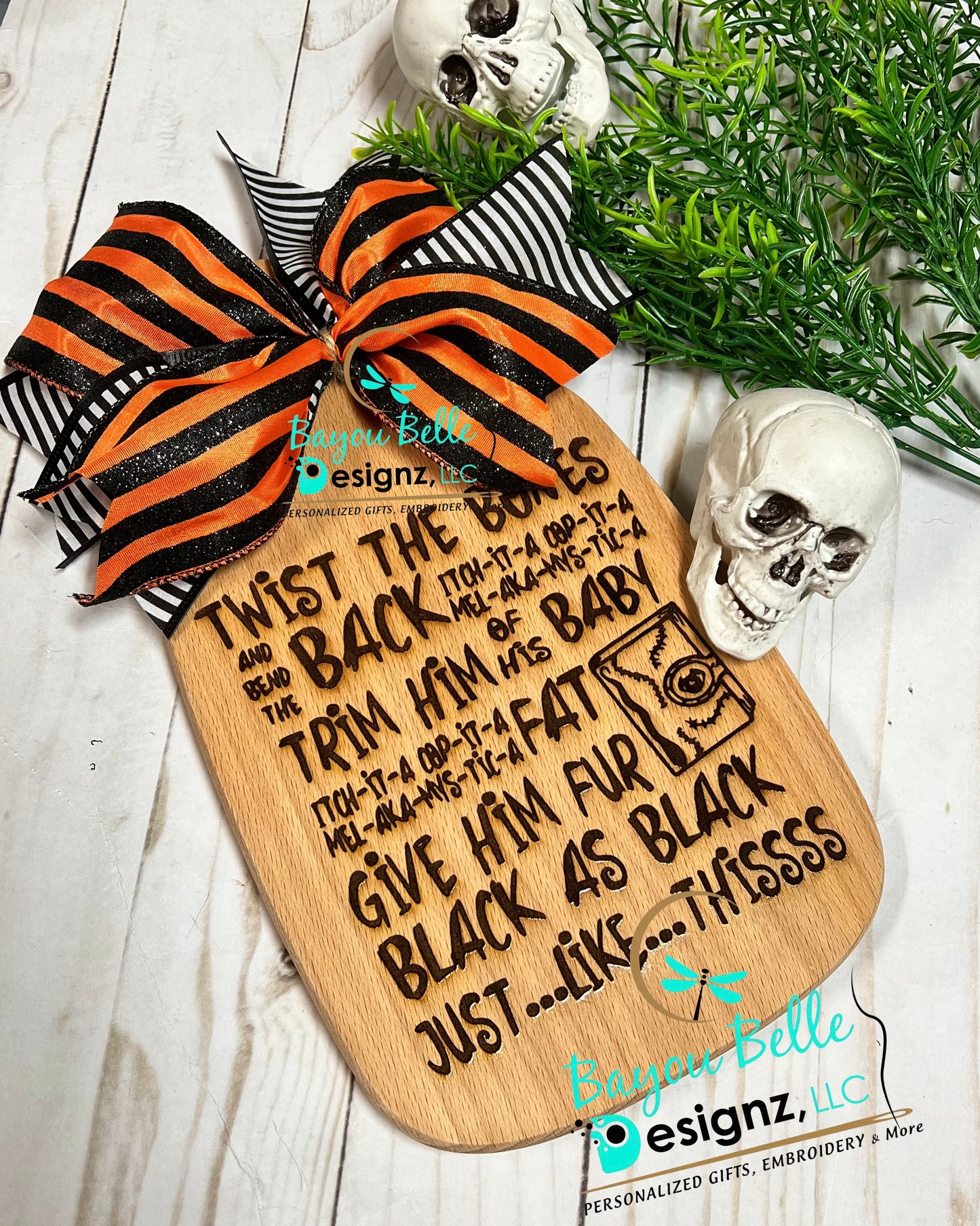 Seasonal- Hocus Pocus -Twist the Bones Cutting Board